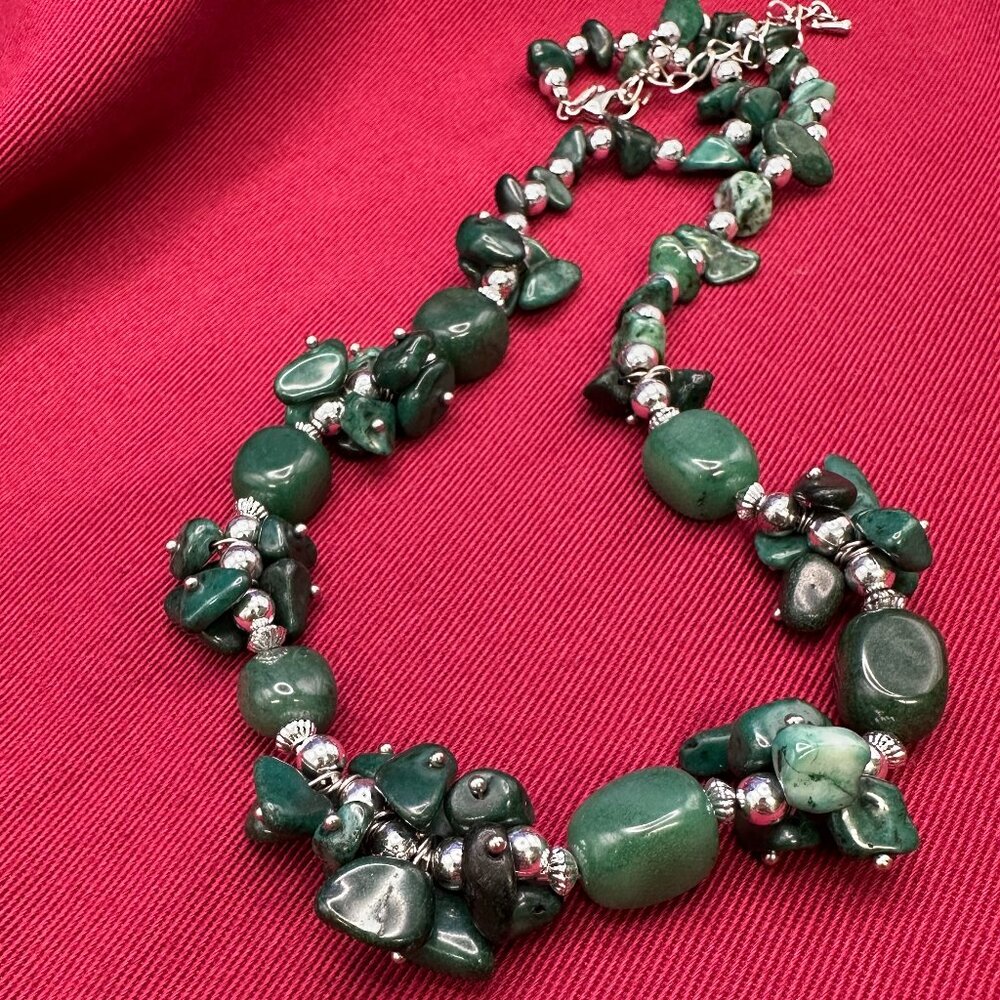 VTG Emerald Green Natural Stone Necklace